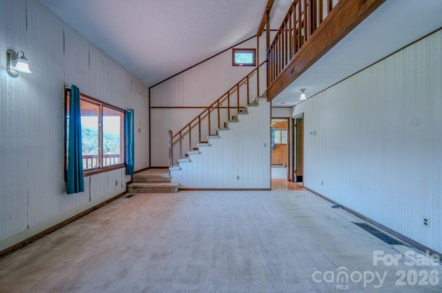 42 Camelfield Road, Weaverville, NC 28787
