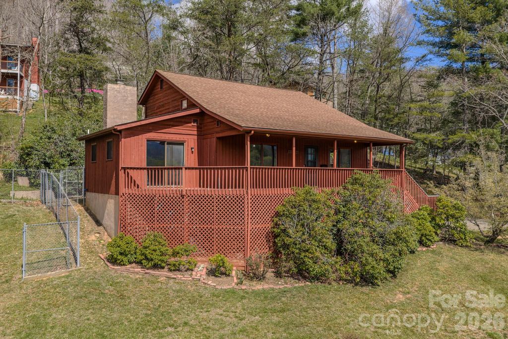 42 Camelfield Road, Weaverville, NC 28787