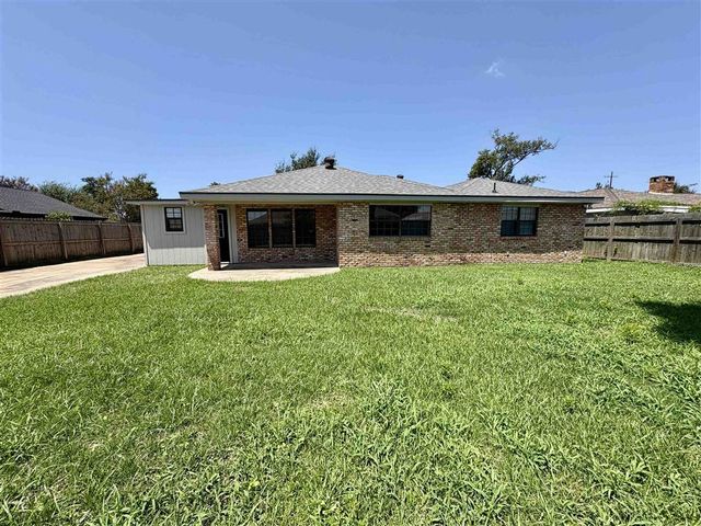4909 W Saint Charles Ave Avenue, Lake Charles, LA 70605