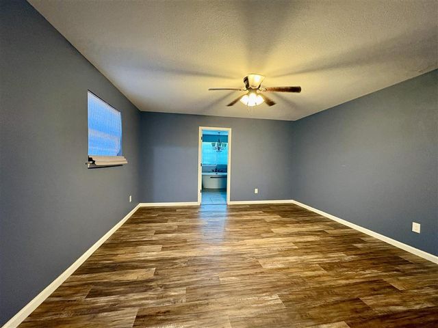 4909 W Saint Charles Ave Avenue, Lake Charles, LA 70605