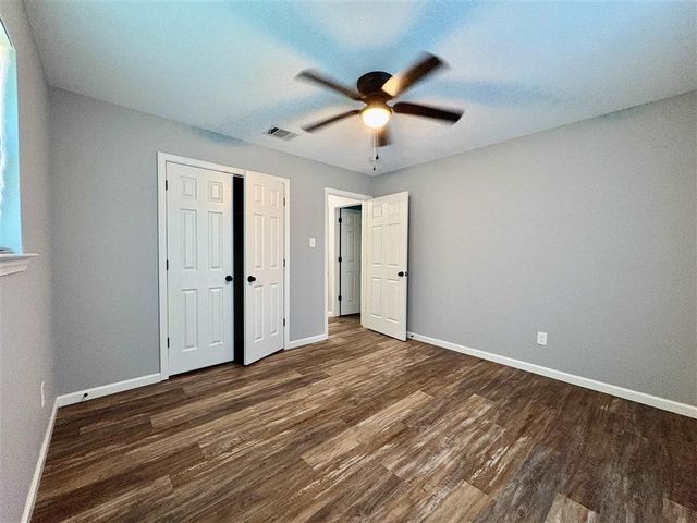 4909 W Saint Charles Ave Avenue, Lake Charles, LA 70605