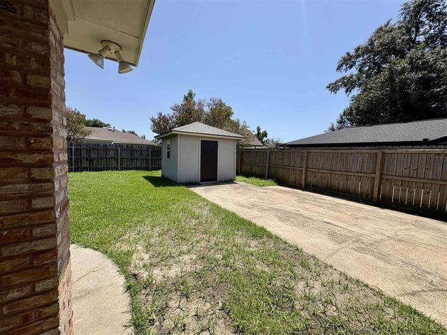 4909 W Saint Charles Ave Avenue, Lake Charles, LA 70605