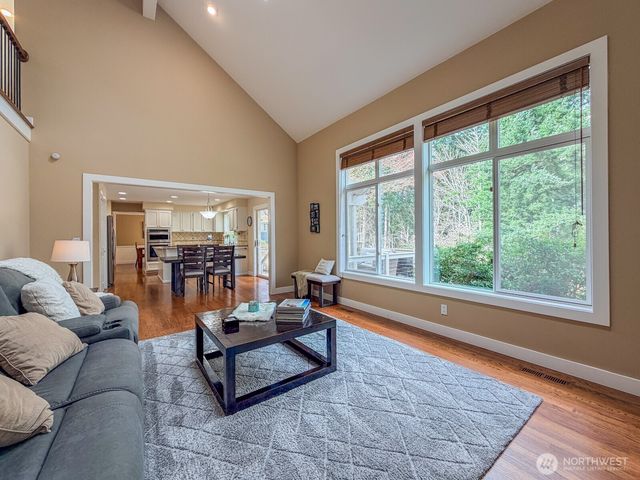 24504 SE 42nd PL, Sammamish, WA 98029