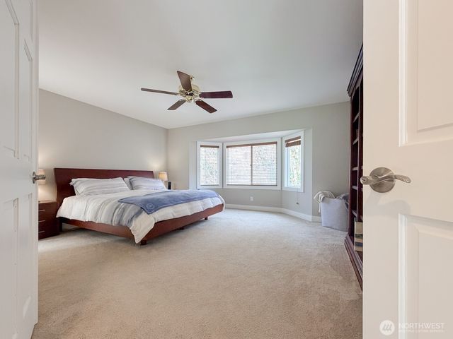 24504 SE 42nd PL, Sammamish, WA 98029