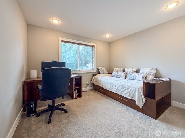 24504 SE 42nd PL, Sammamish, WA 98029