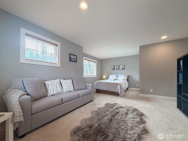 24504 SE 42nd PL, Sammamish, WA 98029