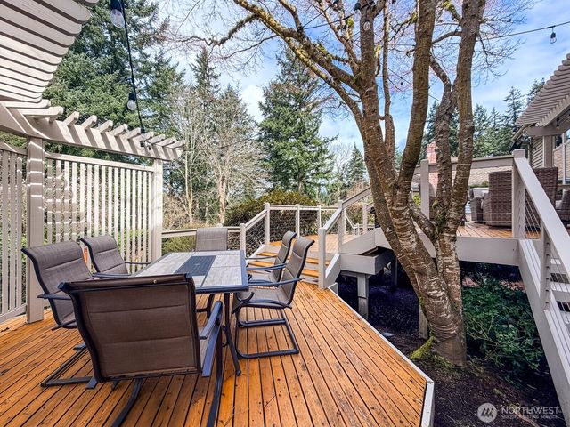 24504 SE 42nd PL, Sammamish, WA 98029
