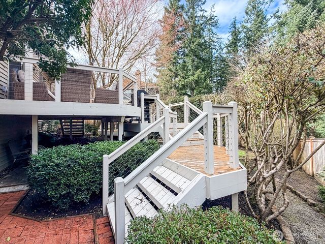 24504 SE 42nd PL, Sammamish, WA 98029
