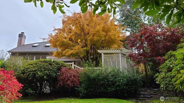 24504 SE 42nd PL, Sammamish, WA 98029