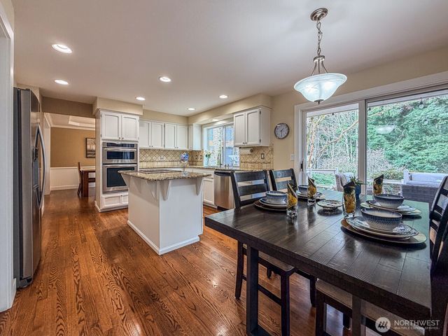 24504 SE 42nd PL, Sammamish, WA 98029