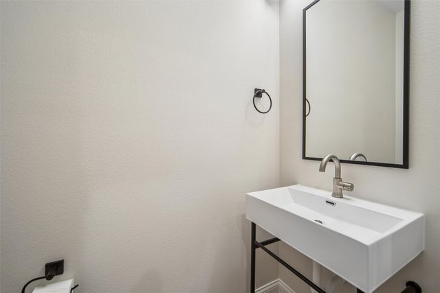 14141 Wilden Drive, Urbandale, IA 50323