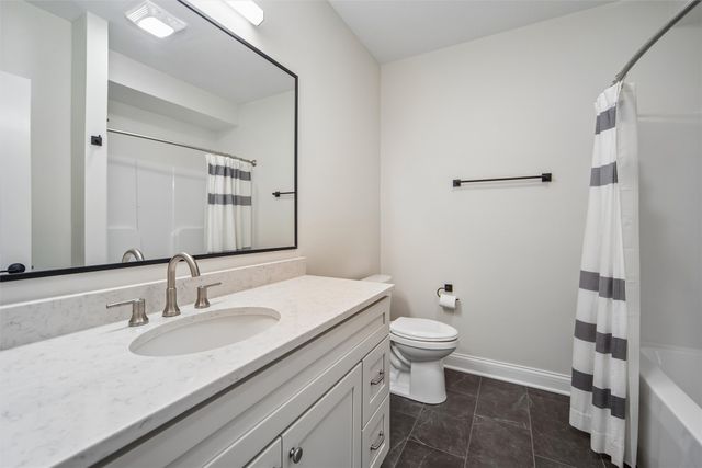 14141 Wilden Drive, Urbandale, IA 50323