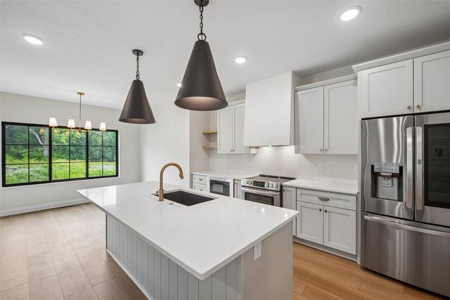 14141 Wilden Drive, Urbandale, IA 50323