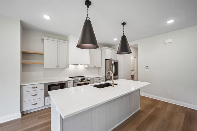 14141 Wilden Drive, Urbandale, IA 50323