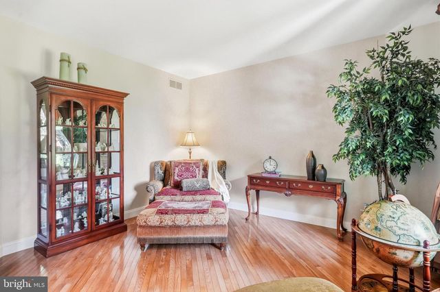 25 FOX TAIL CT, Sewell, NJ 08080