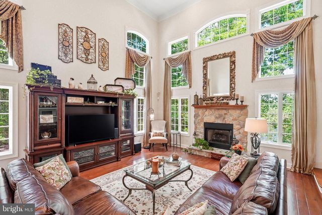 25 FOX TAIL CT, Sewell, NJ 08080