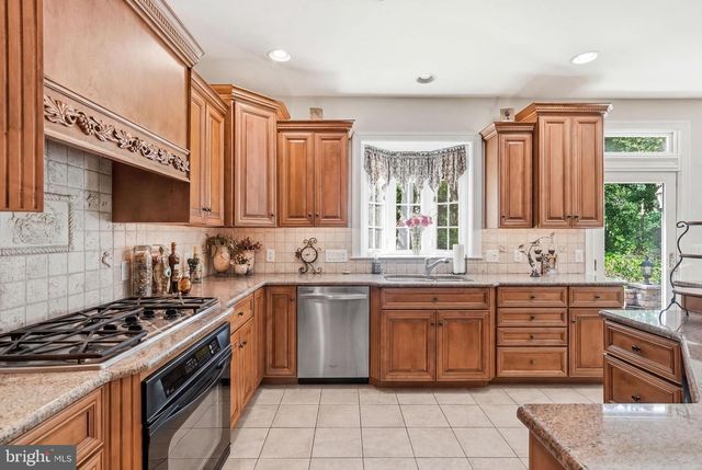 25 FOX TAIL CT, Sewell, NJ 08080