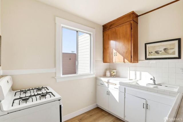 112 Russia Avenue, San Francisco, CA 94112