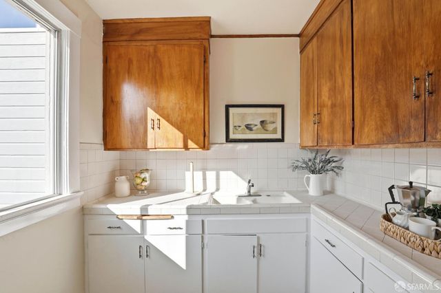 112 Russia Avenue, San Francisco, CA 94112