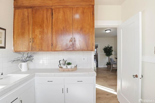 112 Russia Avenue, San Francisco, CA 94112