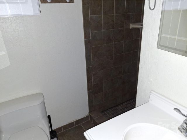 232 Tilson Drive, Mars Hill, NC 28754