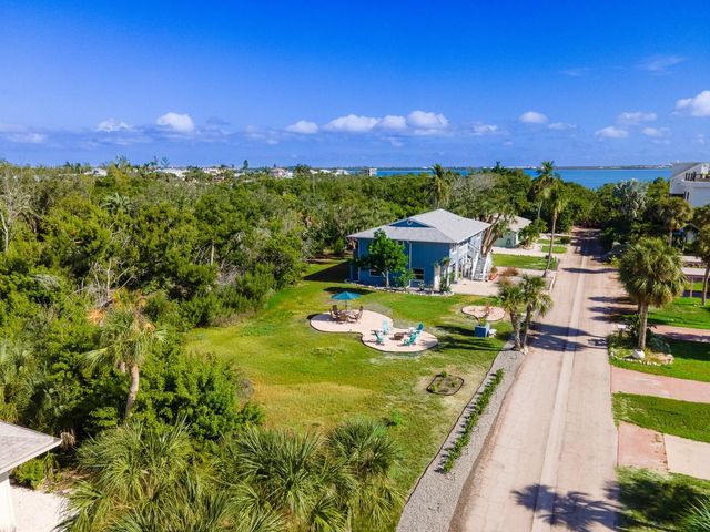 681 GULF BAY ROAD, Longboat Key, FL 34228