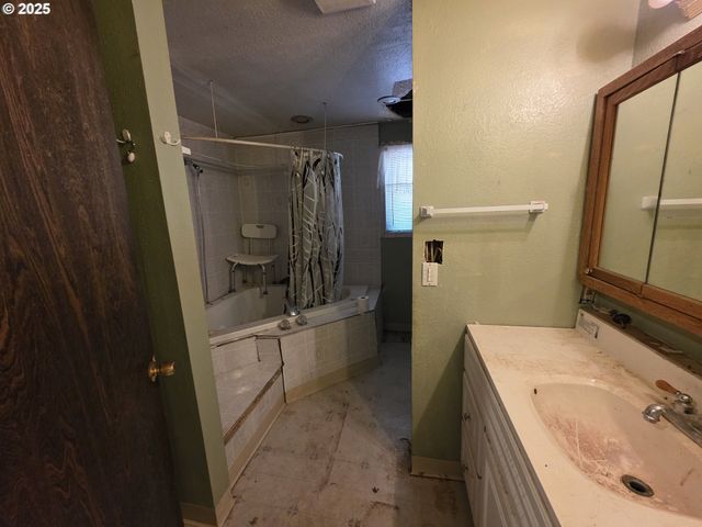 4505 Ne 44TH St, Vancouver, WA 98661