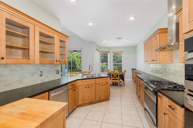 12709 WESTWOOD LAKES BOULEVARD, Tampa, FL 33626