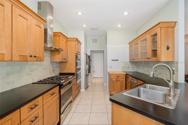 12709 WESTWOOD LAKES BOULEVARD, Tampa, FL 33626