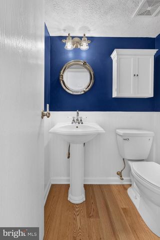 34 KINGSLEY AVE, Marlton, NJ 08053
