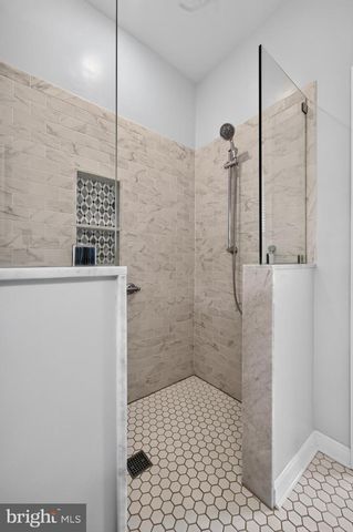 34 KINGSLEY AVE, Marlton, NJ 08053