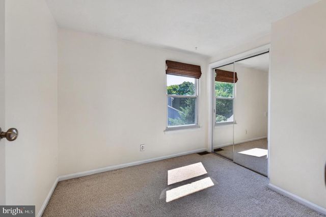 34 KINGSLEY AVE, Marlton, NJ 08053