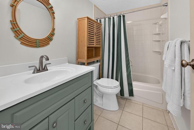 34 KINGSLEY AVE, Marlton, NJ 08053