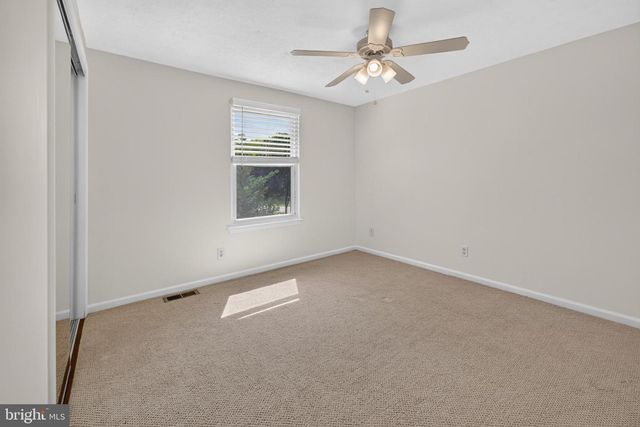 34 KINGSLEY AVE, Marlton, NJ 08053