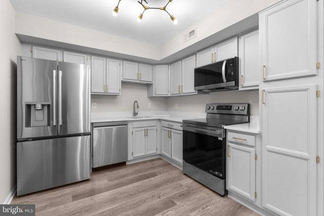 3484 LEGERE CT, Woodbridge, VA 22193