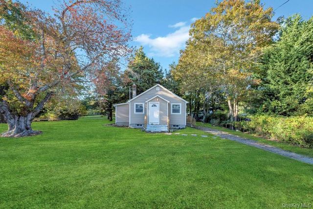 231 Elm Road W, Mastic Beach, NY 11951