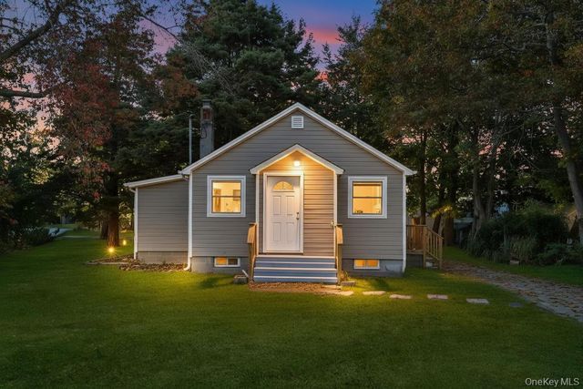 231 Elm Road W, Mastic Beach, NY 11951