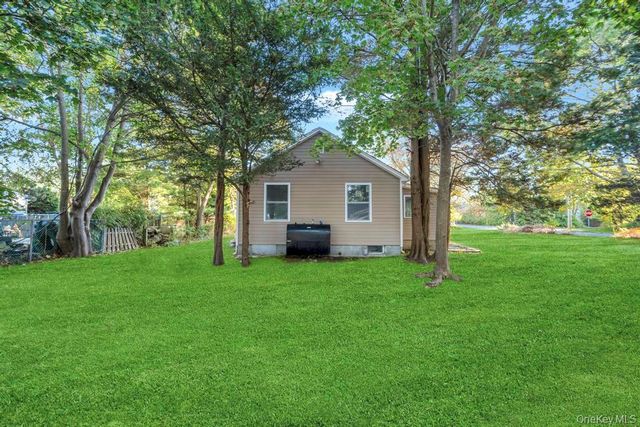 231 Elm Road W, Mastic Beach, NY 11951