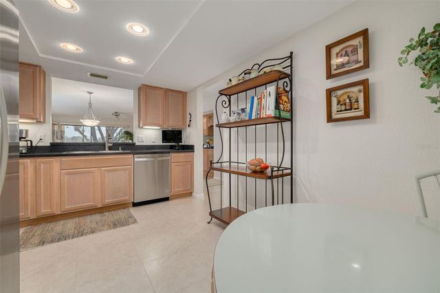 700 STARKEY ROAD 323, Largo, FL 33771