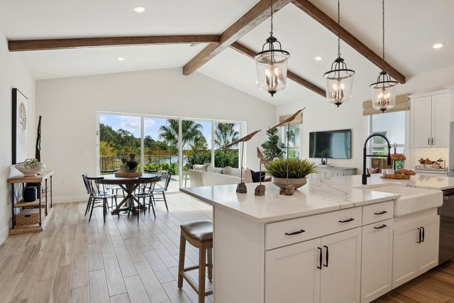 6806 SE Lost Pine Drive, Stuart, FL 34997