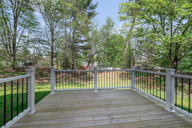 3.5 Mt Pleasant Street, Derry, NH 03038