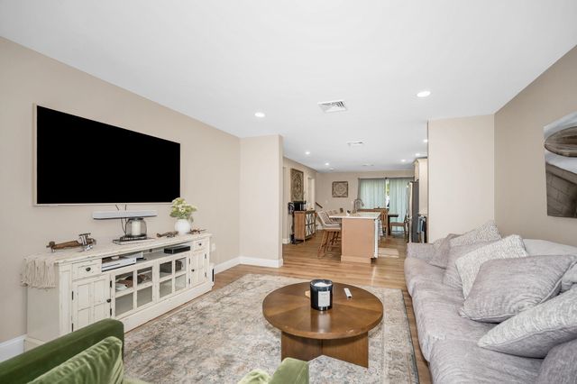3.5 Mt Pleasant Street, Derry, NH 03038