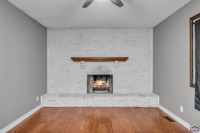 3429 SW Moundview DR, Topeka, KS 66614