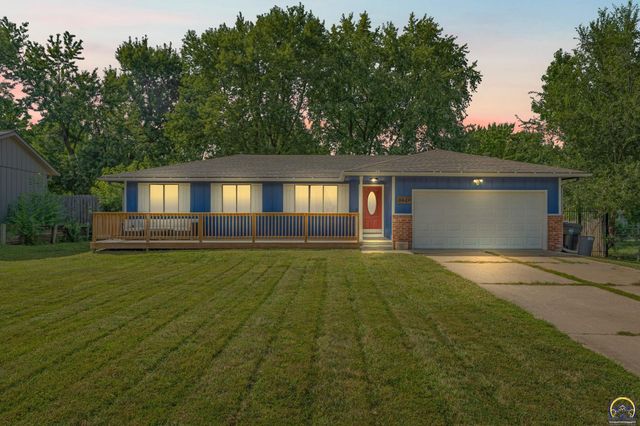 3429 SW Moundview DR, Topeka, KS 66614
