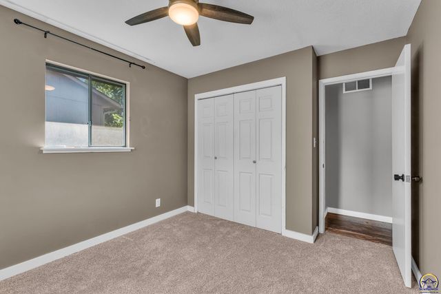 3429 SW Moundview DR, Topeka, KS 66614