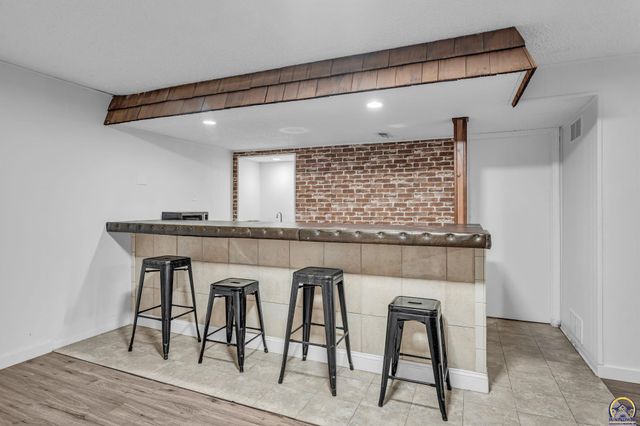 3429 SW Moundview DR, Topeka, KS 66614