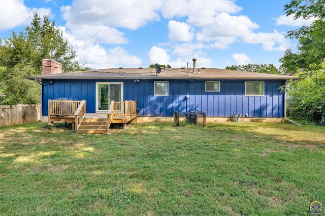 3429 SW Moundview DR, Topeka, KS 66614