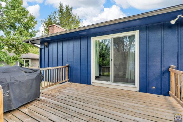 3429 SW Moundview DR, Topeka, KS 66614