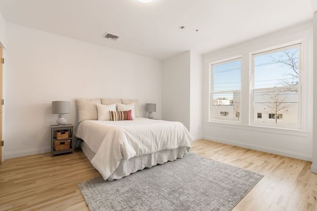 23 Park St 2, Somerville, MA 02143