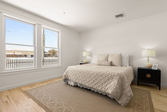 23 Park St 2, Somerville, MA 02143